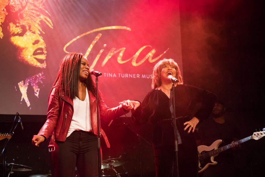 Tina Turner und Hauptdarstellerin Kristina Love_Fotocredit_Stage Entertainment
